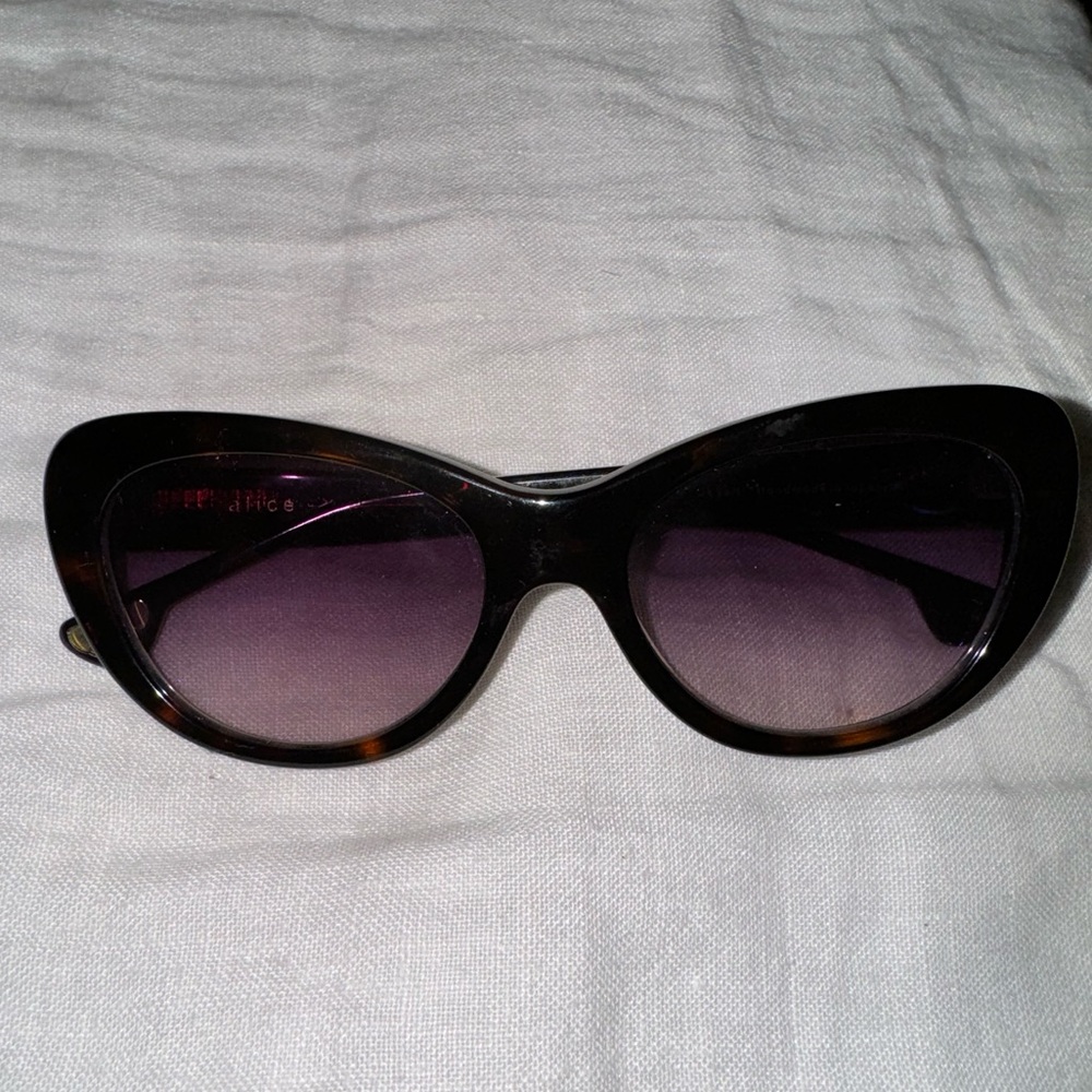NEVER WORN - Alice & Olivia Sunglasses